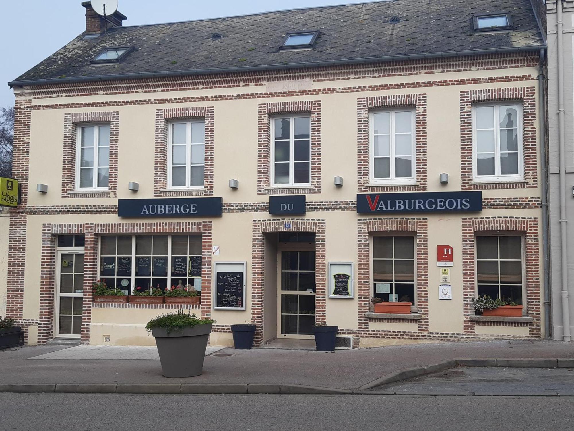 Logis Auberge Du Valburgeois Sainte-Gauburge-Sainte-Colombe Exterior photo